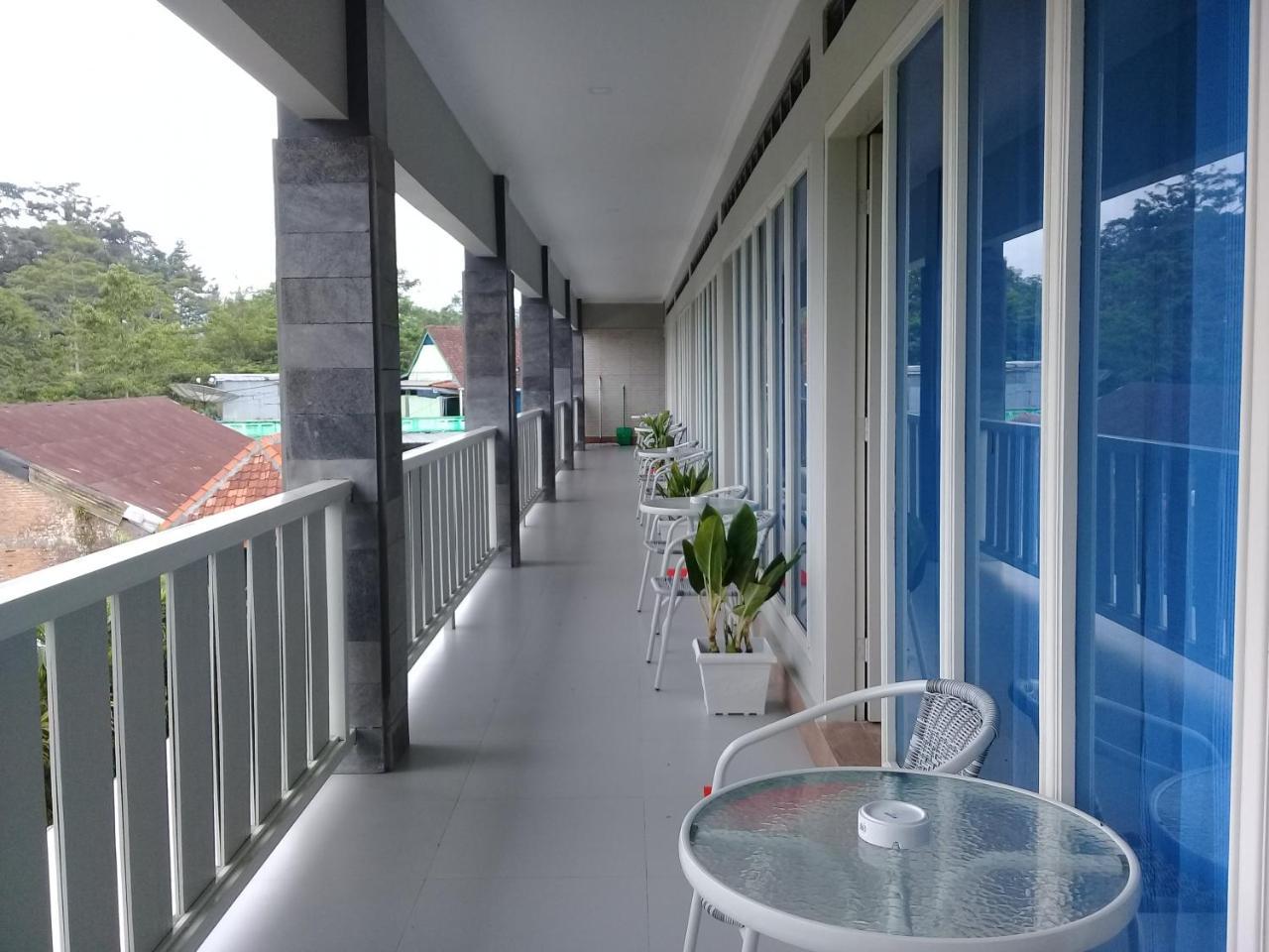 Wisma Lovebird Kalianget Eksteriør billede